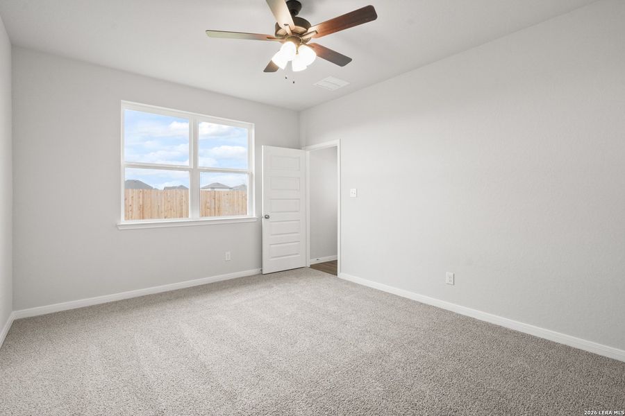 Spacious, unfurnished interior of a new home in Swenson Heights, Seguin (Image 13).