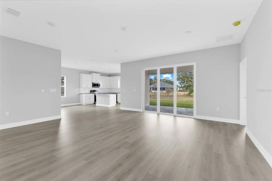 Spacious, unfurnished interior of a new home in , Punta Gorda (Image 12).