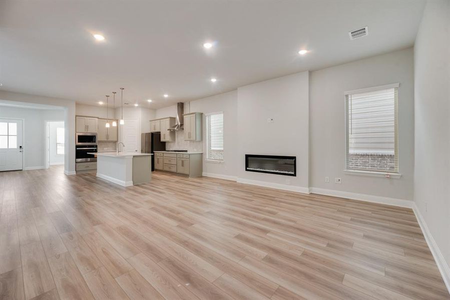 Spacious, unfurnished interior of a new home in Bayside, Rowlett (Image 22). Spacious, unfurnished interior of a new home in Bayside, Rowlett (Image 22).