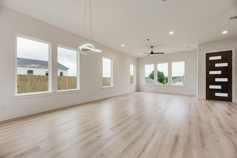 Spacious, unfurnished interior of a new home in , Dallas (Image 15).