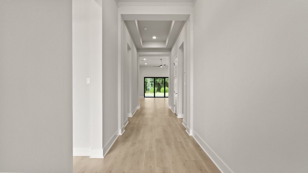 Spacious, unfurnished interior of a new home in Turnleaf, Punta Gorda (Image 9).
