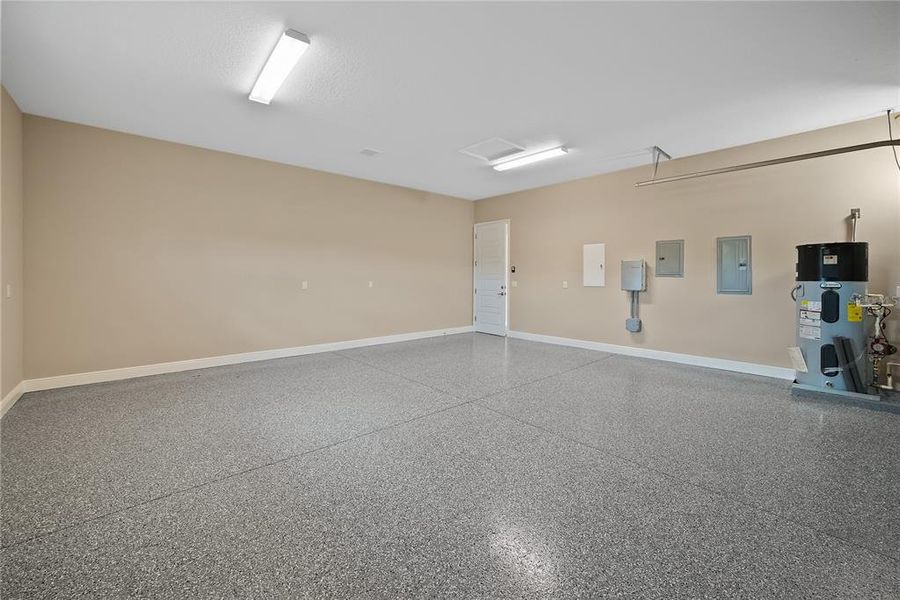 Spacious, unfurnished interior of a new home in , Lady Lake (Image 21).