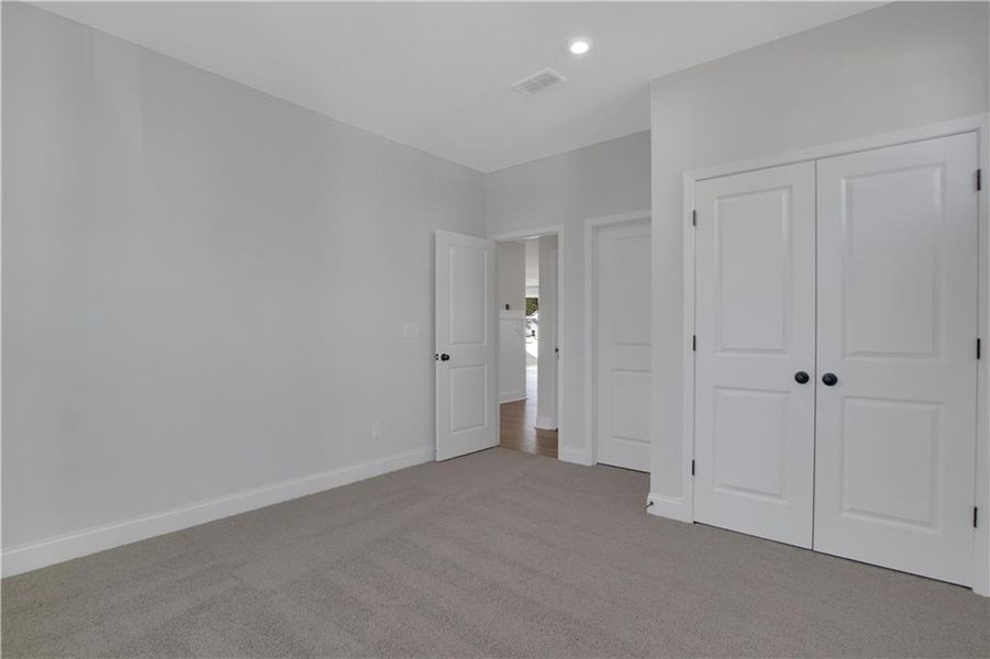Spacious, unfurnished interior of a new home in Hillside Manor, Powder Springs (Image 37). Spacious, unfurnished interior of a new home in Hillside Manor, Powder Springs (Image 37).