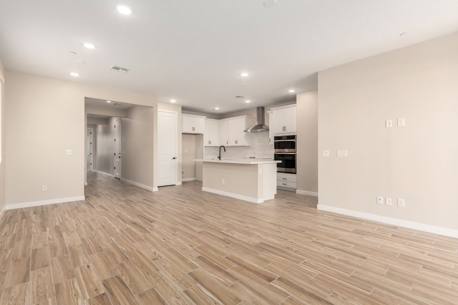Spacious, unfurnished interior of a new home in Mira Vista at Victory, Buckeye (Image 15).