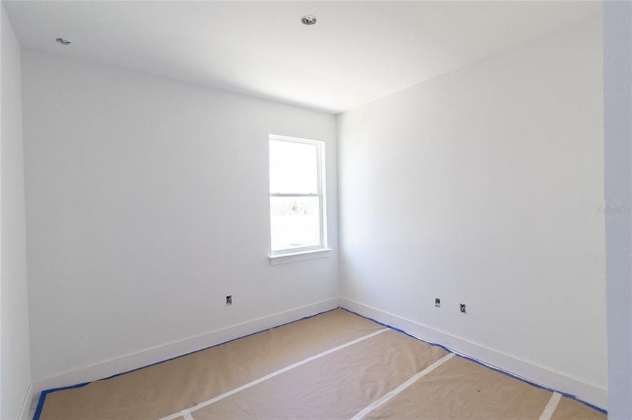 Spacious, unfurnished interior of a new home in , Port Charlotte (Image 20).