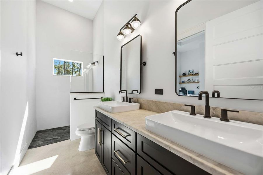 Furnished interior view inside a new home in , Port Charlotte (Image 44).