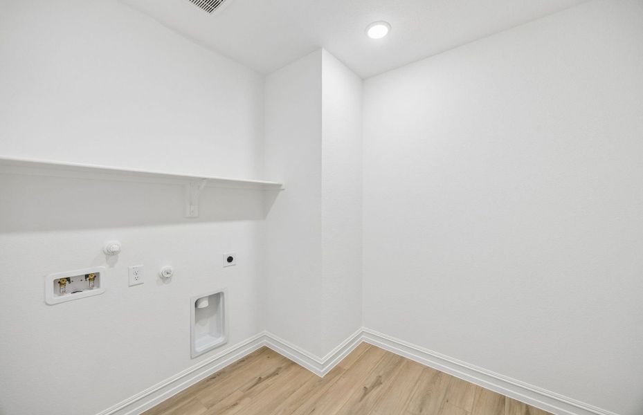 Spacious, unfurnished interior of a new home in Wilson Creek Meadows, Celina (Image 15). Spacious, unfurnished interior of a new home in Wilson Creek Meadows, Celina (Image 15).