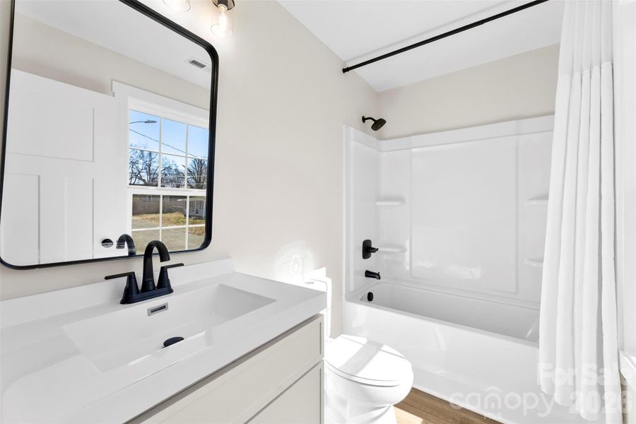 Furnished interior view inside a new home in , Shelby (Image 10).