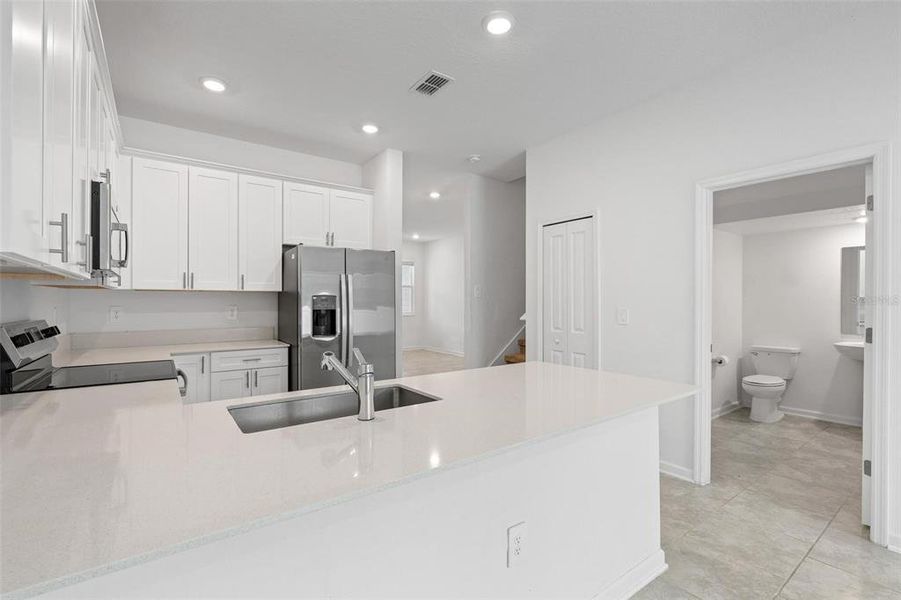 Furnished interior view inside a new home in Lake Wilson Reserve, Kissimmee (Image 10). Furnished interior view inside a new home in Lake Wilson Reserve, Kissimmee (Image 10).