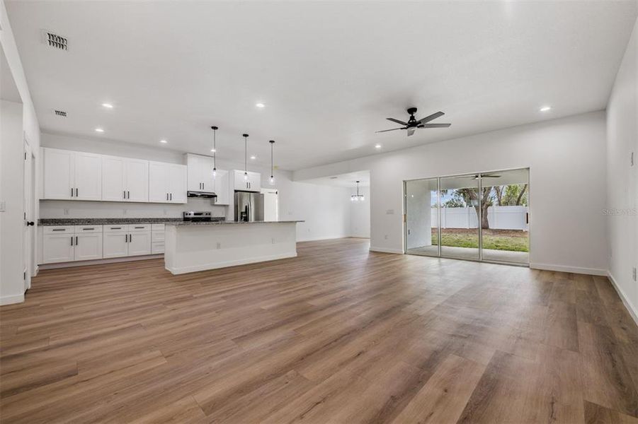 Spacious, unfurnished interior of a new home in , Dade City (Image 21).