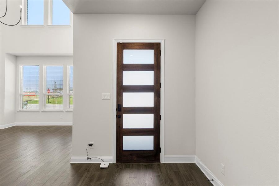 04. 3916 Keya - Entry