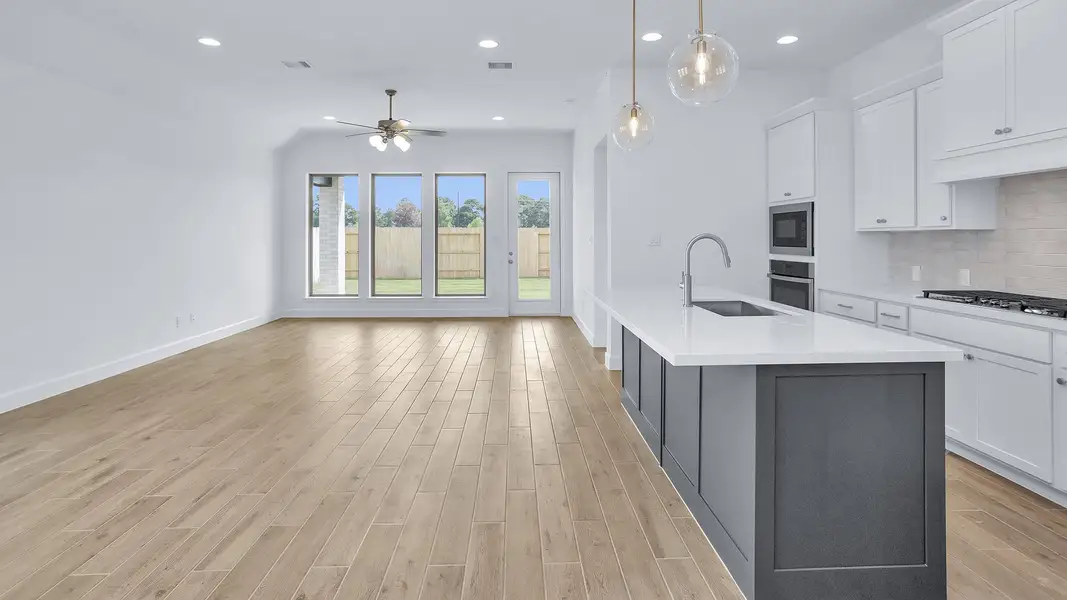 Spacious, unfurnished interior of a new home in Everly, Hockley (Image 9).