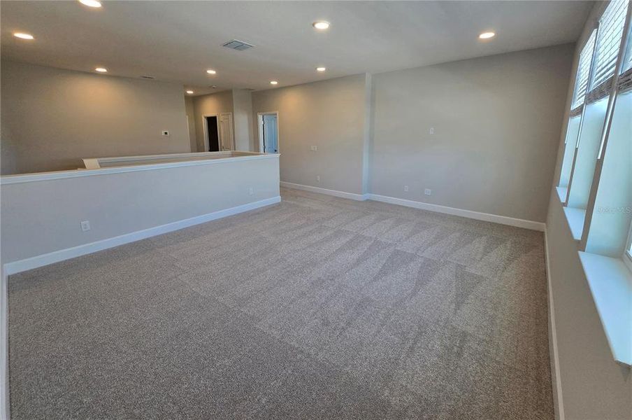 Spacious, unfurnished interior of a new home in Bay Lake Farms, St. Cloud (Image 39).