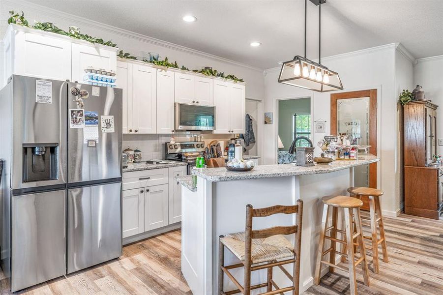 Furnished interior view inside a new home in , Comanche (Image 16).