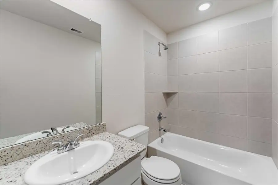 Furnished interior view inside a new home in Magnolia Springs, Montgomery (Image 6). Furnished interior view inside a new home in Magnolia Springs, Montgomery (Image 6).