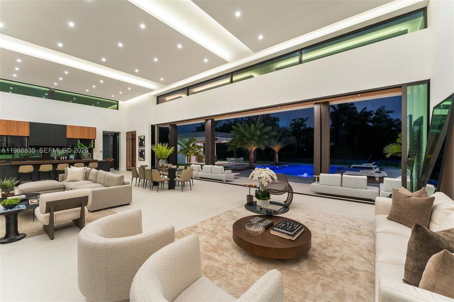 Community amenities in , Miami (Image 40).