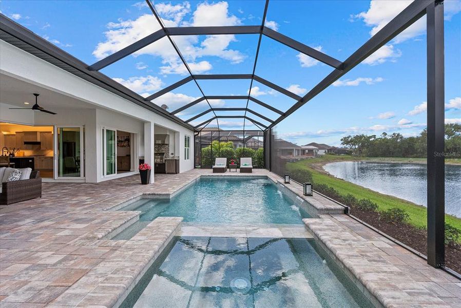 Exterior details and patio area of a home in Gran Place, Venice (Image 25).