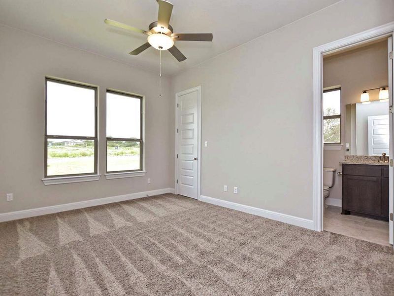 Representative unfurnished interior of a home built from the Siena II by Giddens Homes in Clearwater Ranch, Liberty Hill (Image 173).
