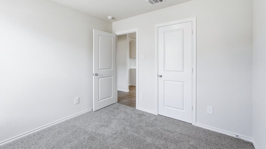 Spacious, unfurnished interior of a new home in Maplewood Meadows, Talty (Image 32).