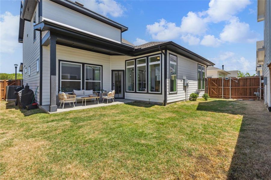 Spacious bac Spacious bac