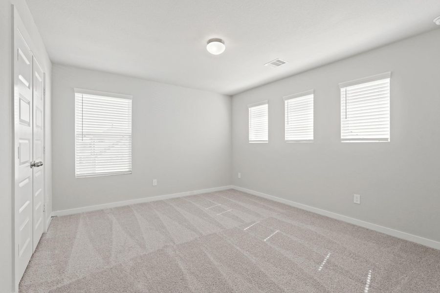 Spacious, unfurnished interior of a new home in Grand Oaks Village, Houston (Image 14). Spacious, unfurnished interior of a new home in Grand Oaks Village, Houston (Image 14).