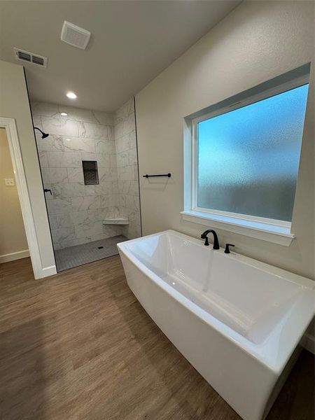 Furnished interior view inside a new home in , Abilene (Image 7).