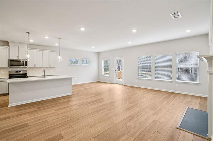 Spacious, unfurnished interior of a new home in Hemingway - Reserve Series, Cumming (Image 48).