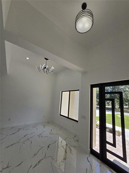 Spacious, unfurnished interior of a new home in , Tampa (Image 31).