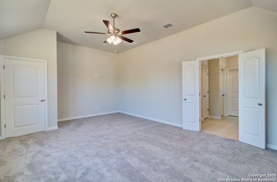Spacious, unfurnished interior of a new home in Meyer Ranch – Premier, New Braunfels (Image 15).