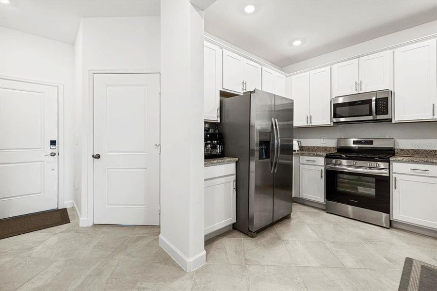 Furnished interior view inside a new home in , Lakewood Ranch (Image 13).