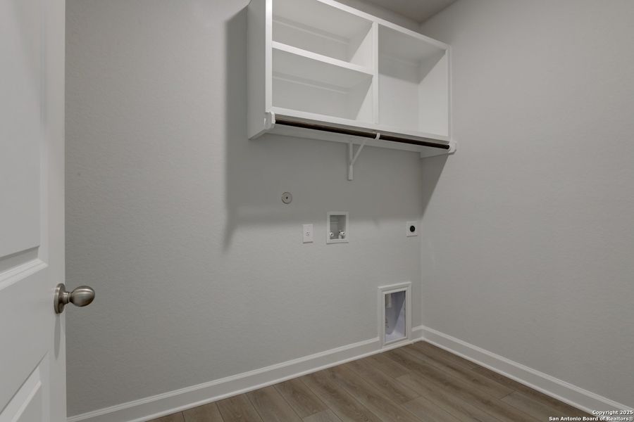 Spacious, unfurnished interior of a new home in Cordova Trails, Seguin (Image 24).