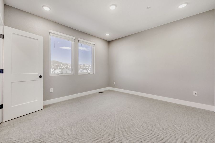 Spacious, unfurnished interior of a new home in Solterra, Lakewood (Image 7).