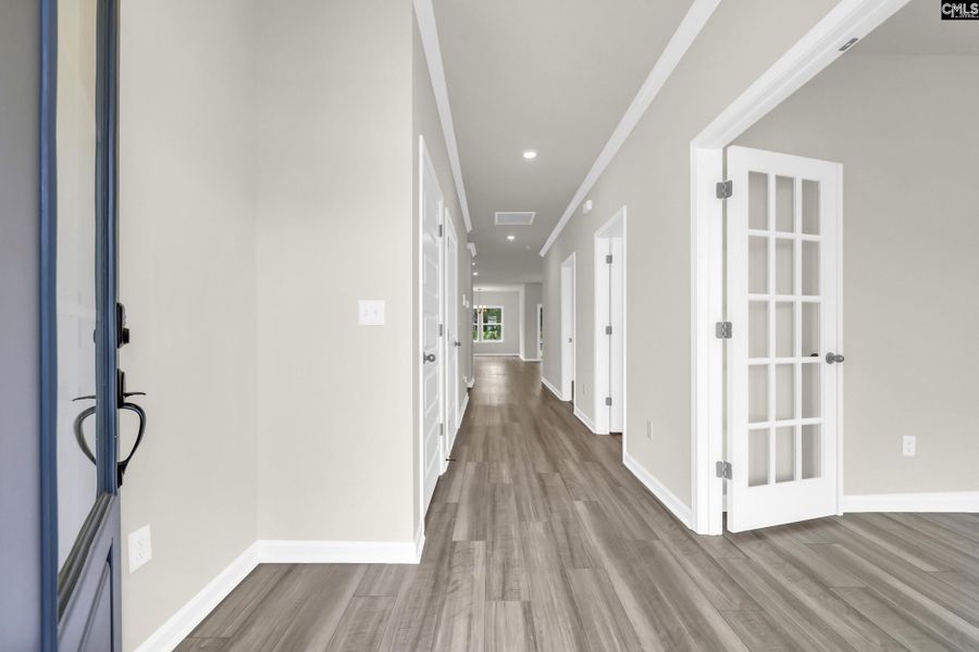 Spacious, unfurnished interior of a new home in Old Charleston Acres, Pelion (Image 8).