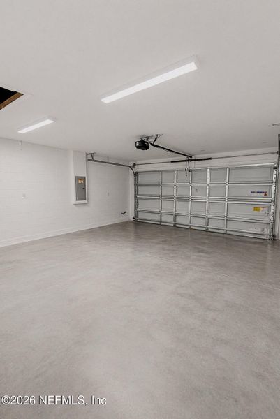 Spacious, unfurnished interior of a new home in , Palm Coast (Image 36).