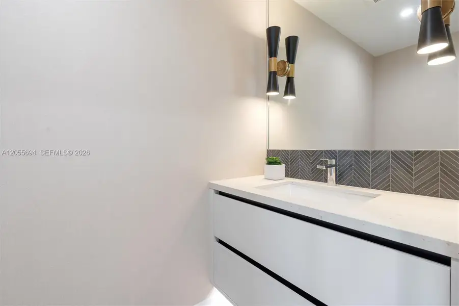 Close-up of interior finishes inside a home in , Fort Lauderdale (Image 20).