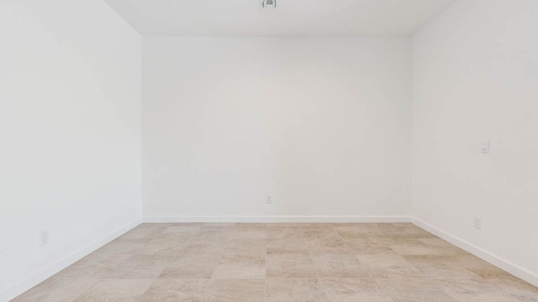 Spacious, unfurnished interior of a new home in Sorrento, Maricopa (Image 21).