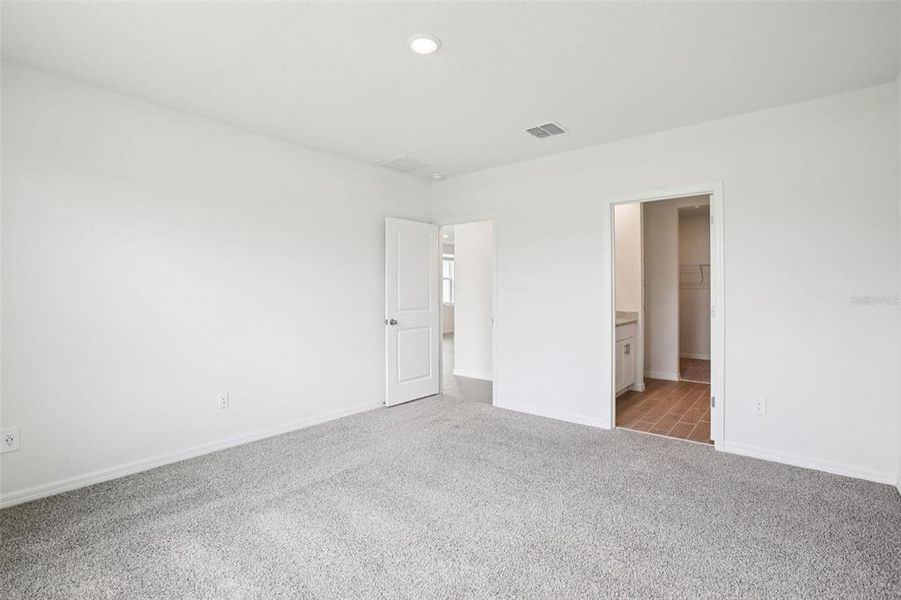 Spacious, unfurnished interior of a new home in Two Rivers - Premier Series, Zephyrhills (Image 12).