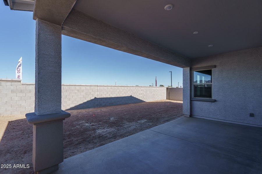 31) BACK PATIO 31) BACK PATIO