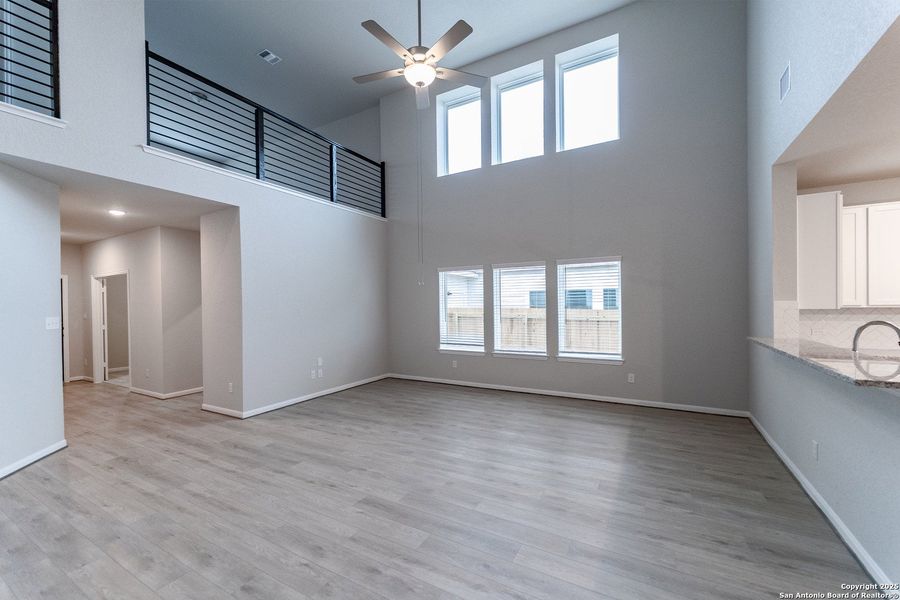 Spacious, unfurnished interior of a new home in Cloud Country, New Braunfels (Image 18).