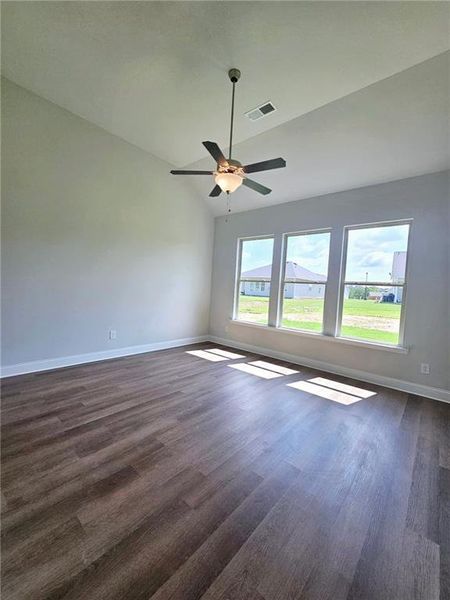 Spacious, unfurnished interior of a new home in , Homer (Image 24).