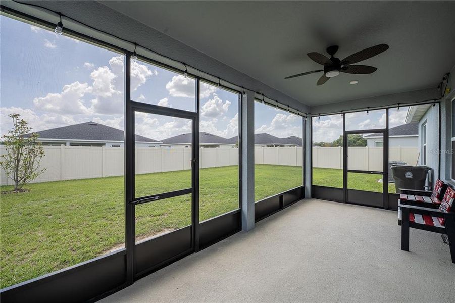 Exterior details and patio area of a home in , Bartow (Image 3).