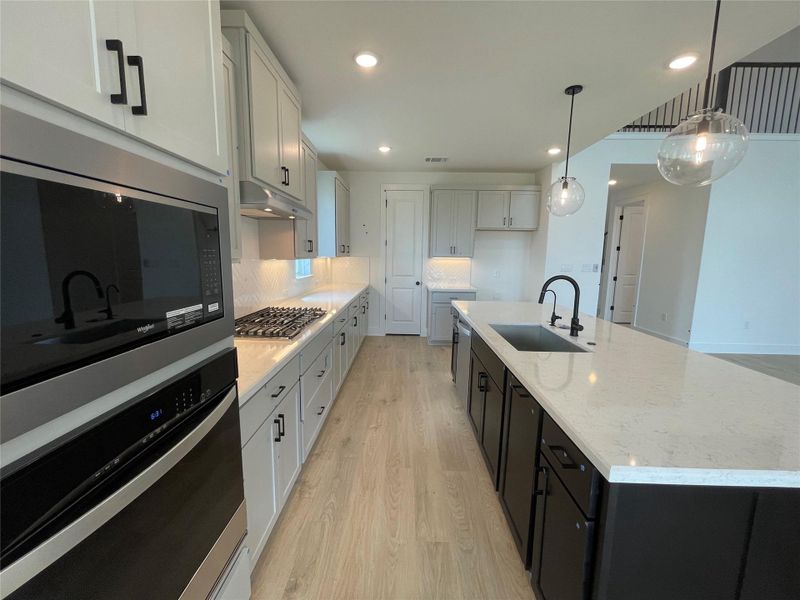 Stunning finishes in Light & Bright Kitchen Stunning finishes in Light & Bright Kitchen