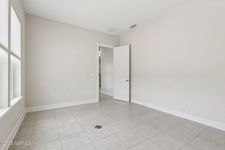 Spacious, unfurnished interior of a new home in , St. Augustine (Image 23).