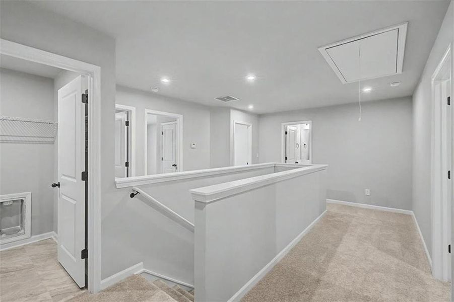 Spacious, unfurnished interior of a new home in Sawmill Creek, Austell (Image 32).
