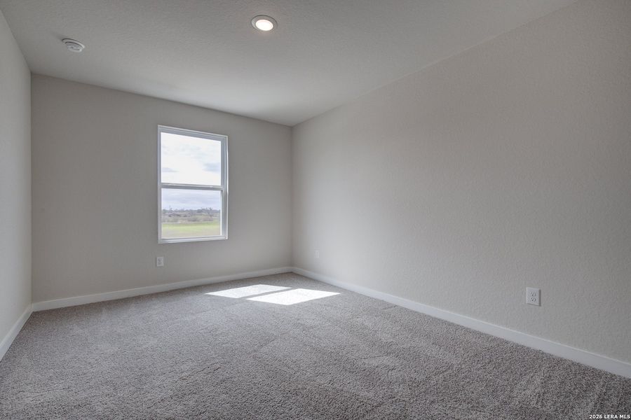 Spacious, unfurnished interior of a new home in Mesa Vista, San Antonio (Image 18).