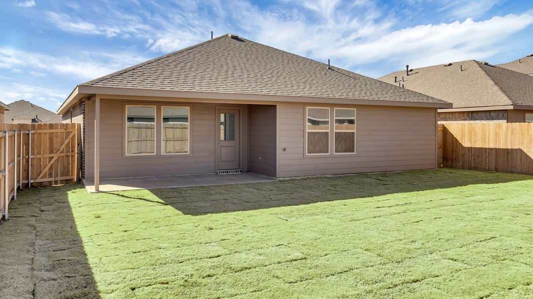 Exterior details and patio area of a home in Allen Farms, Lubbock (Image 16).