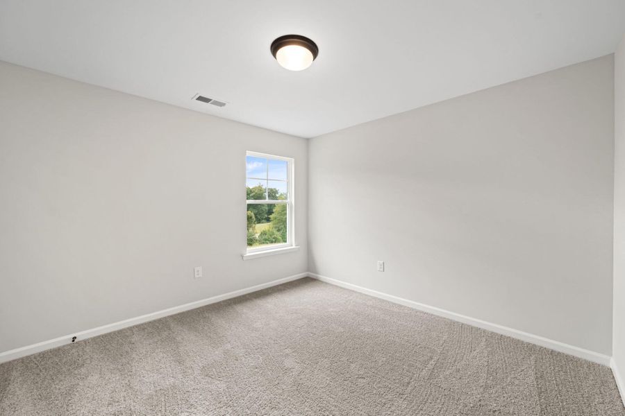 Spacious, unfurnished interior of a new home in Chandler Ridge, McLeansville (Image 25).