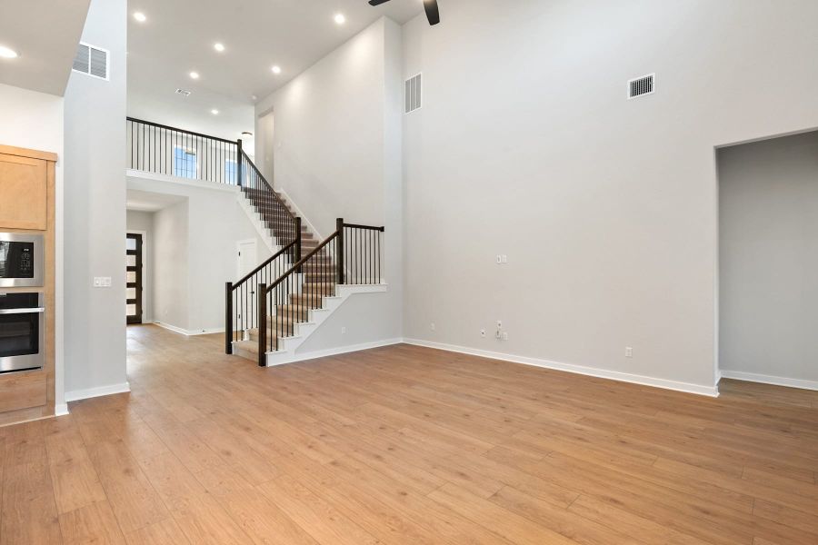 Spacious, unfurnished interior of a new home in Heritage, Dripping Springs (Image 31). Spacious, unfurnished interior of a new home in Heritage, Dripping Springs (Image 31).