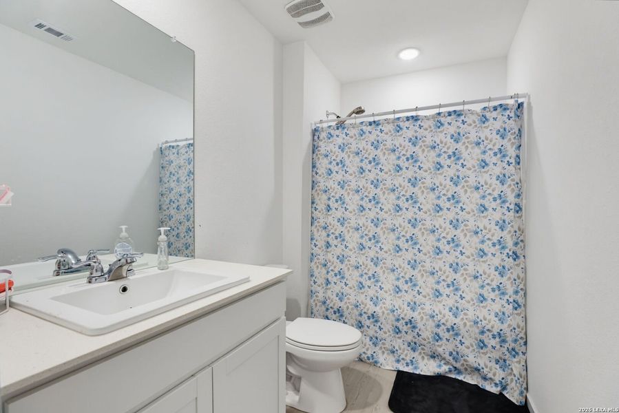 Furnished interior view inside a new home in Steelwood Trails, New Braunfels (Image 3).