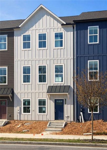 Image 5 of a home in Array.